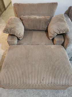 Hanherry Lounge Chair