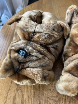 Bulldog Slippers With Fangs Size Medium for Sale in Henderson NV OfferUp