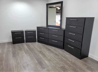 Dresser whit mirror , chest and 2 nightstands  - Cómoda con espejo , Gavetero y 2 mesitas de noche