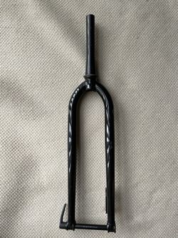 Bike Fork - Salsa CroMoto Grande 29" - Looks and works perfect - Axle-to-Crown Length: 483mm - Brake Type: Disc - Color: Black - Crown Race: 39.7mm - 