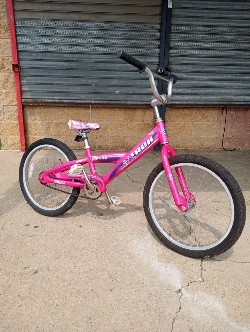 20 inch girls mystic Trek