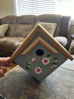 Hand Painted Floral Wooden Birdhouse. Read description