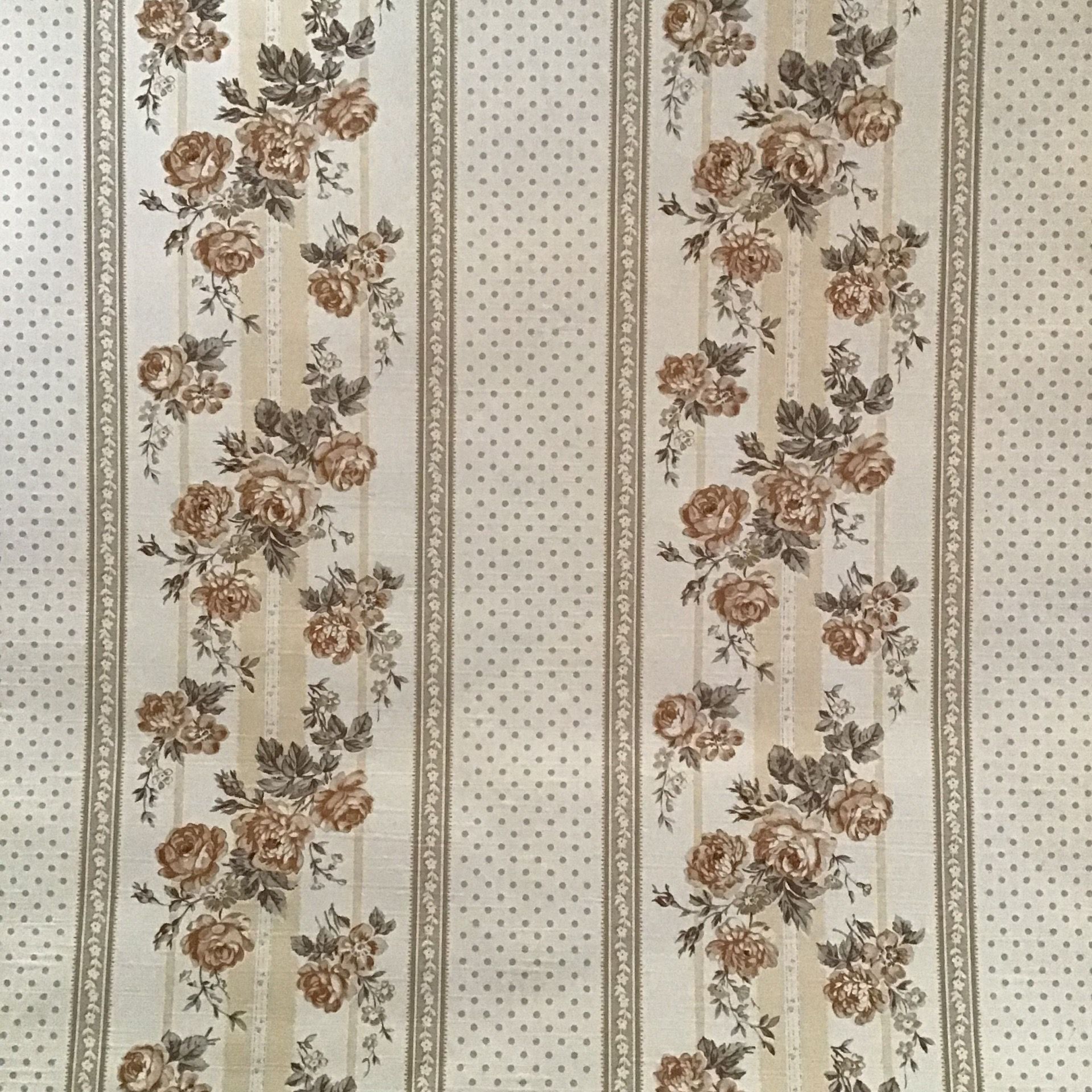 Vintage Roses Cottagecore Wallpaper