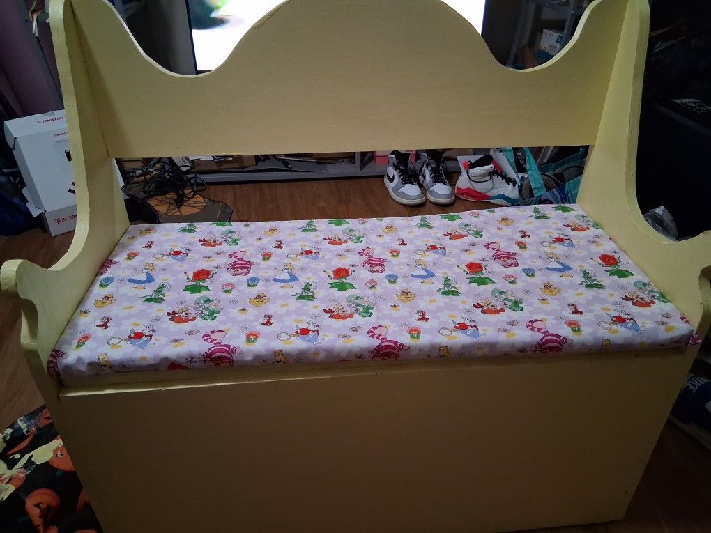 Alice In Wonderland Theme Toy Chedt