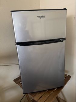 Mini Fridge - Whirlpool
