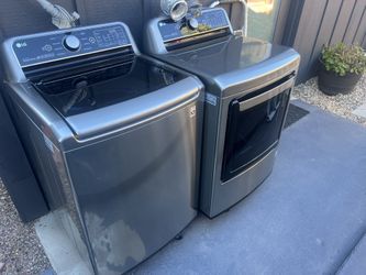 LG ELECTRIC WASHER AND DRYER
