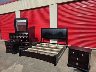 King bedroom set (Ashley Furniture)