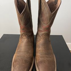Men’s Ariat Boots Size 8