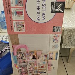 Member's Mark Sunset Bay Doll House Brand New 