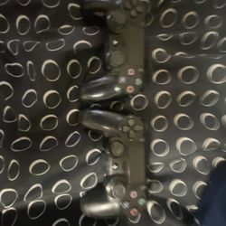 PS4 Controllers 