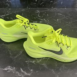 Nike Air Zoom Pegasus 41 Volt/black women’s size 8.5