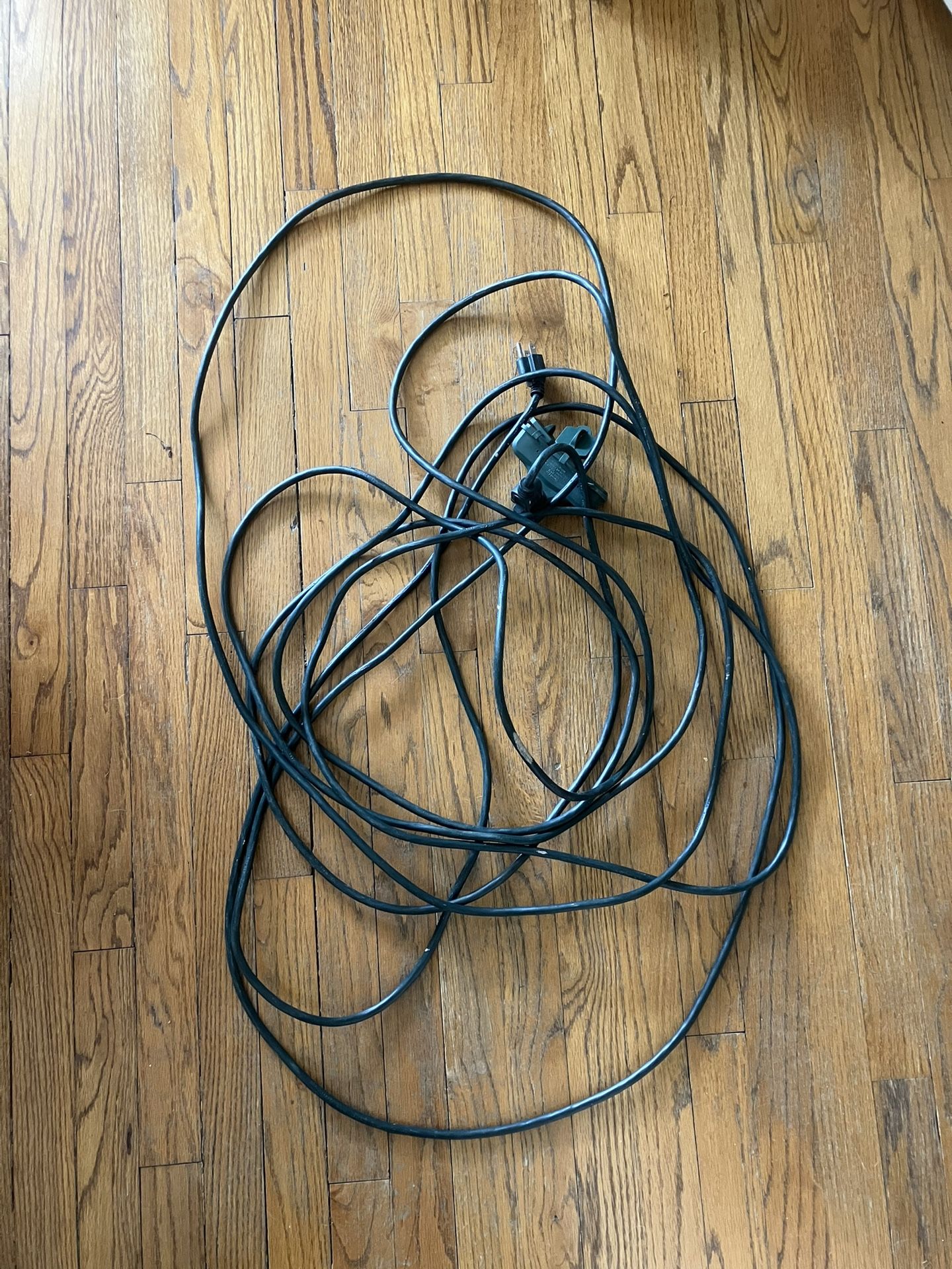 Extension Cords - Outdoor 20-40 FT