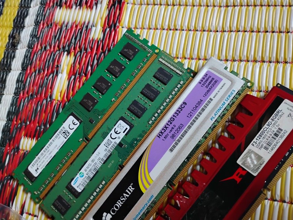 Assorted DDR3 ram