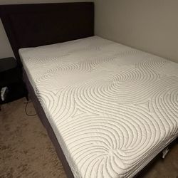 Bed - Full Mattress/box Spring/Frame