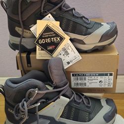 Salomon Womens's Hiking Boot