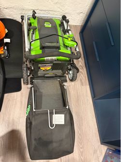 Plug in Lawnmower- Green works