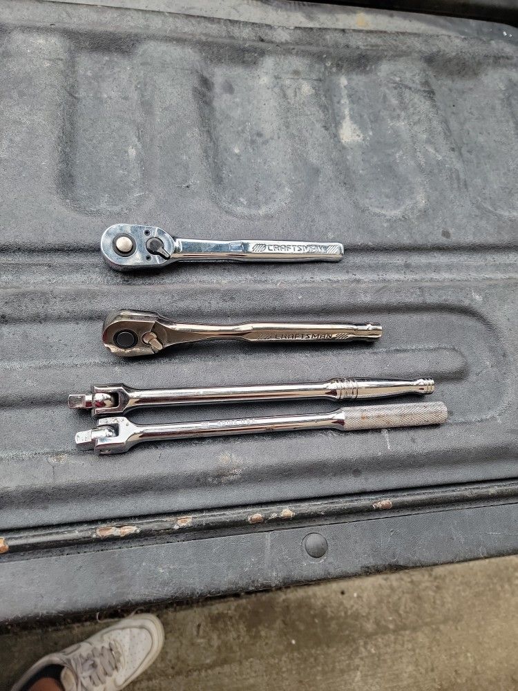 CRAFTSMAN 3/8" RATCHET AND 3/8" Drive 9-9/16" Breaker Bar
Item:F10LD