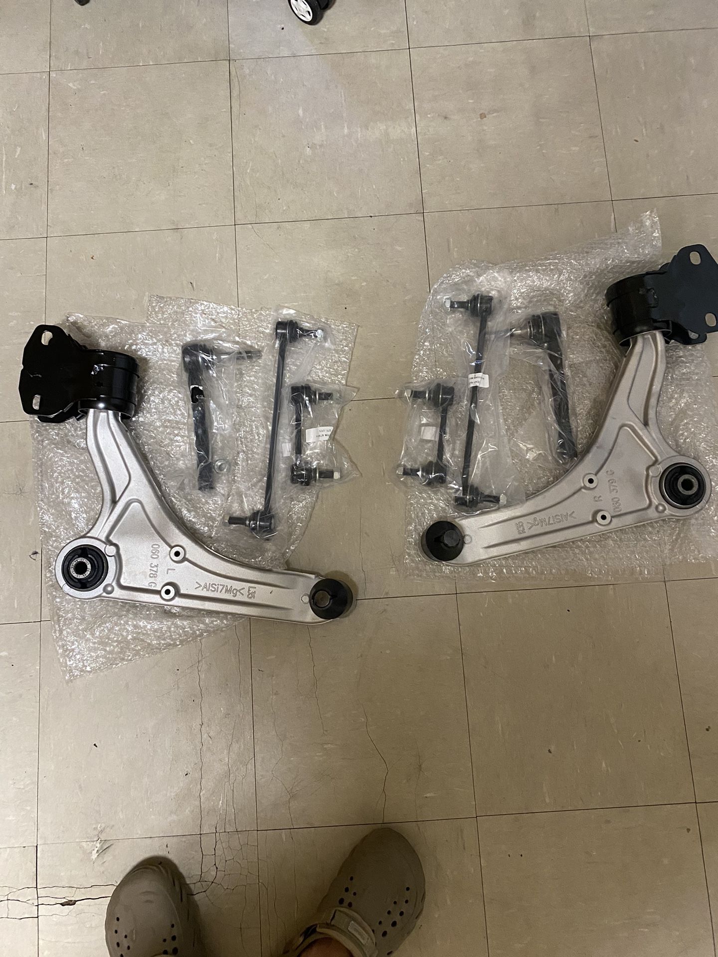 2013 Ford Fusion Front Lower Control Arms, Sway Bars, Tie Rods