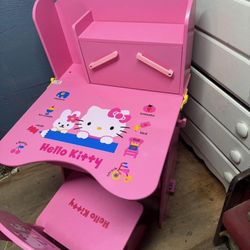 HELLO KITTY DESK NEW !! 