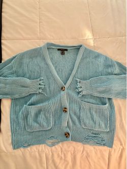 Forever 21 * Distressed Cardigan 3 Button Knit Sweater * Medium.