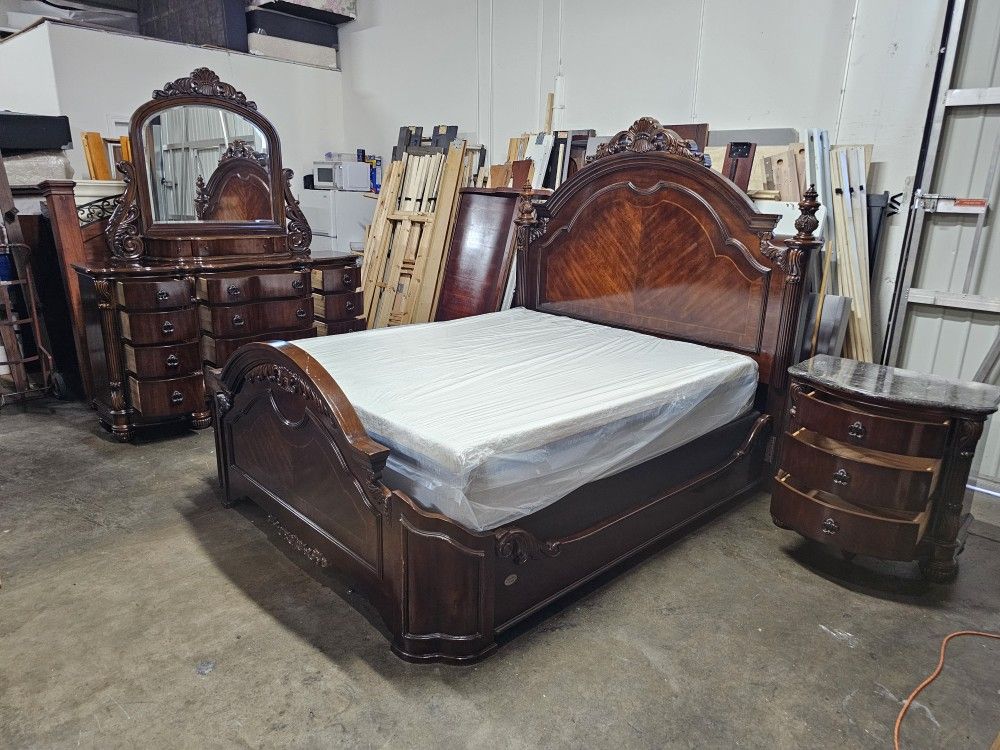 Cal King Bedroom Set
