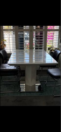 Modern Dining table