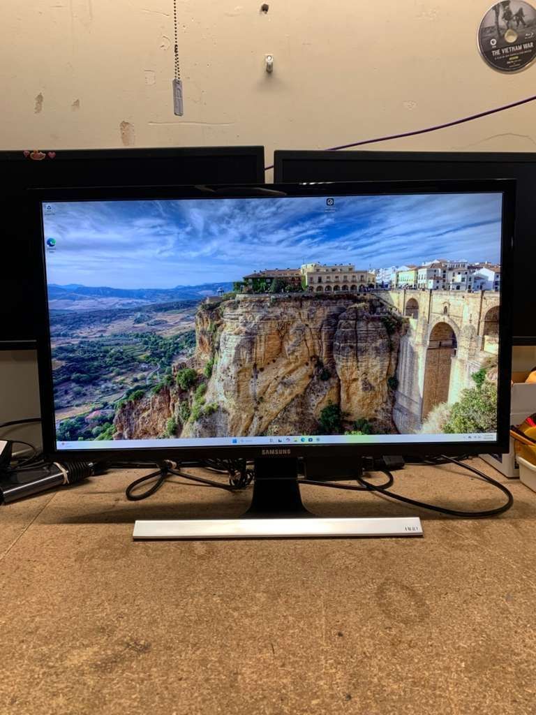 Samsung 28" 4k UHD Monitor 2x HDMI, DP