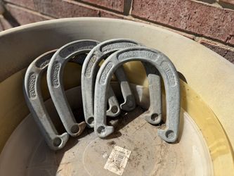 Set of 4 Forge Steel Horseshoes