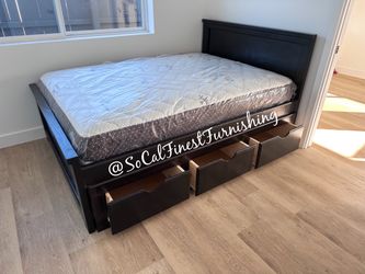 Full bed and mattress with drawers