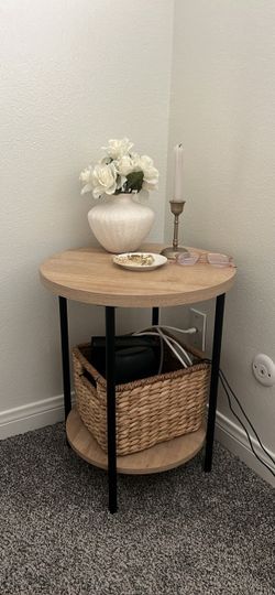 Modern Round Nightstand / End Table – Natural Wood & Black Metal