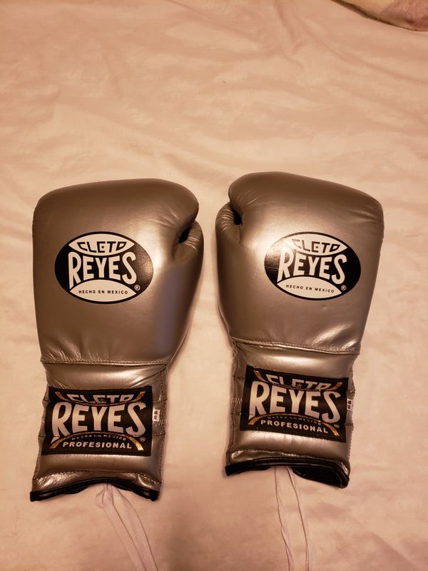 Cleto Reyes 16 oz Boxing Gloves for Sale in Houston, TX - OfferUp
