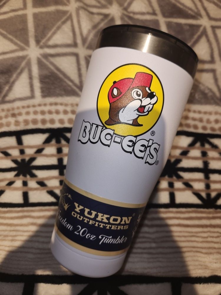 BRAND NEW! 20oz Buc-ee's tumbler