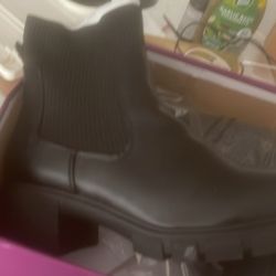 Women Black Boots 
