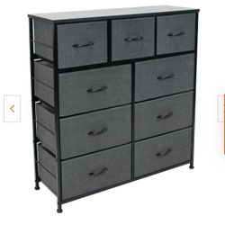 Dresser with 9 drawers
