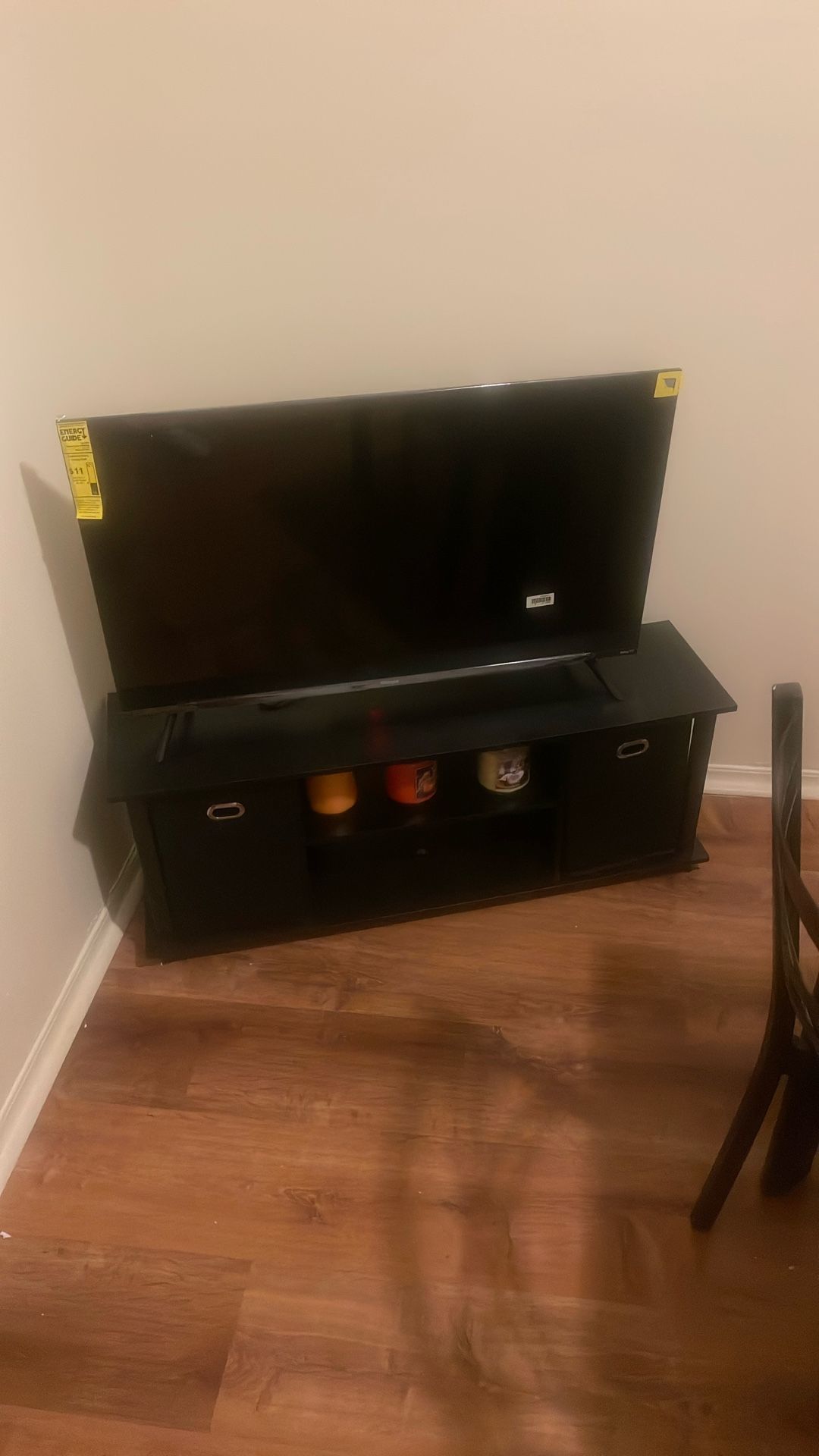 40 Inch Tv And Tv Stand Included