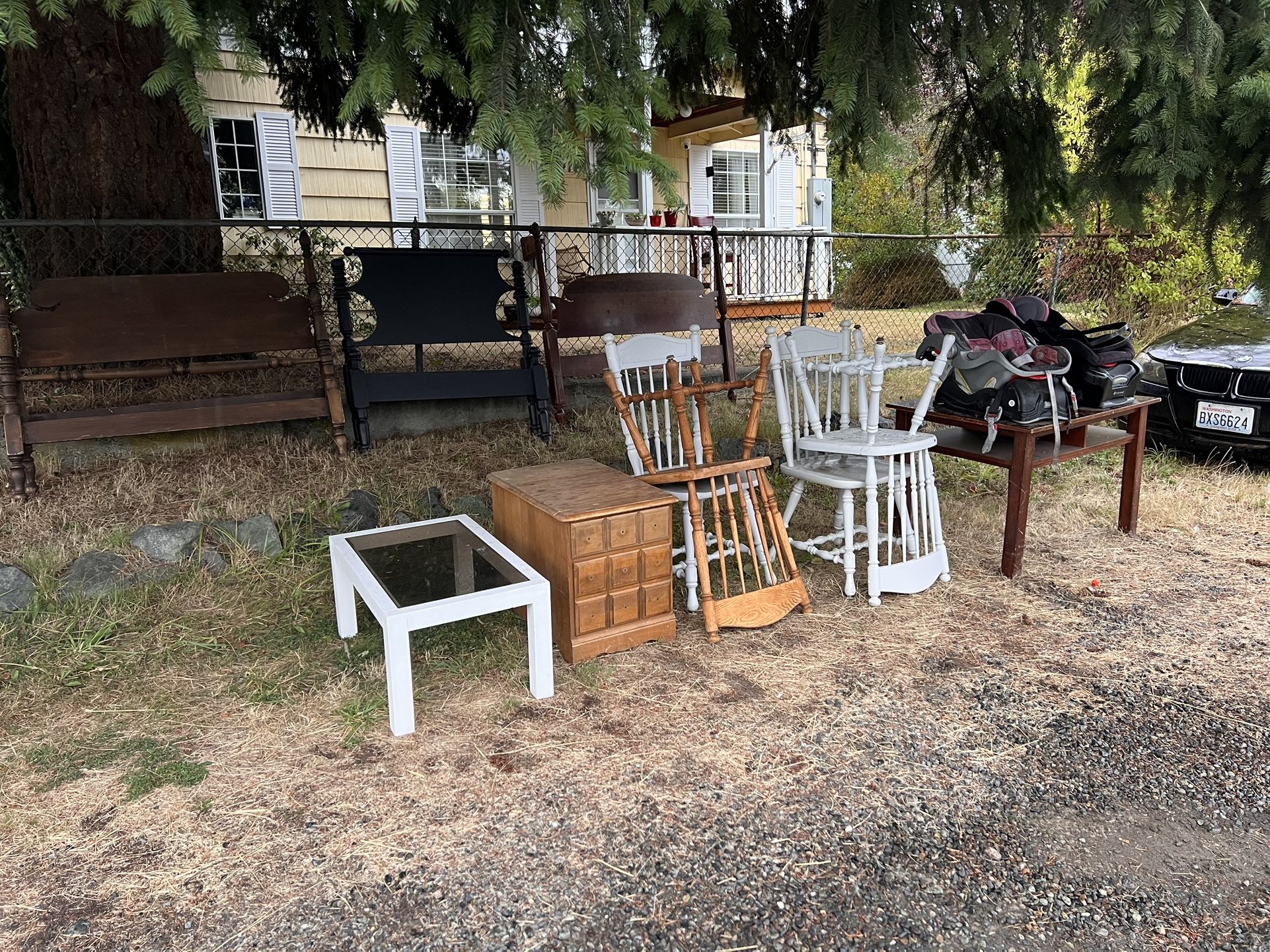 Free!! Free furniture!!