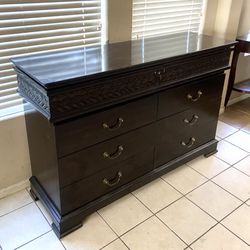 64inch Solid Wood Dresser