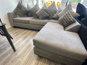 🔥 PRE-ORDER / ORDER GATHERING! 🔥 New Modern Sectional only $750