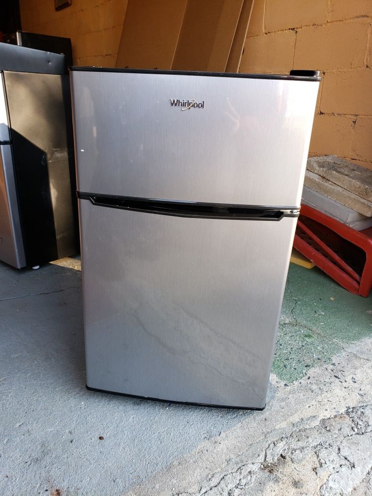 Whirlpool 3.1cu. ft. Mini Refrigerator Stainless Steel