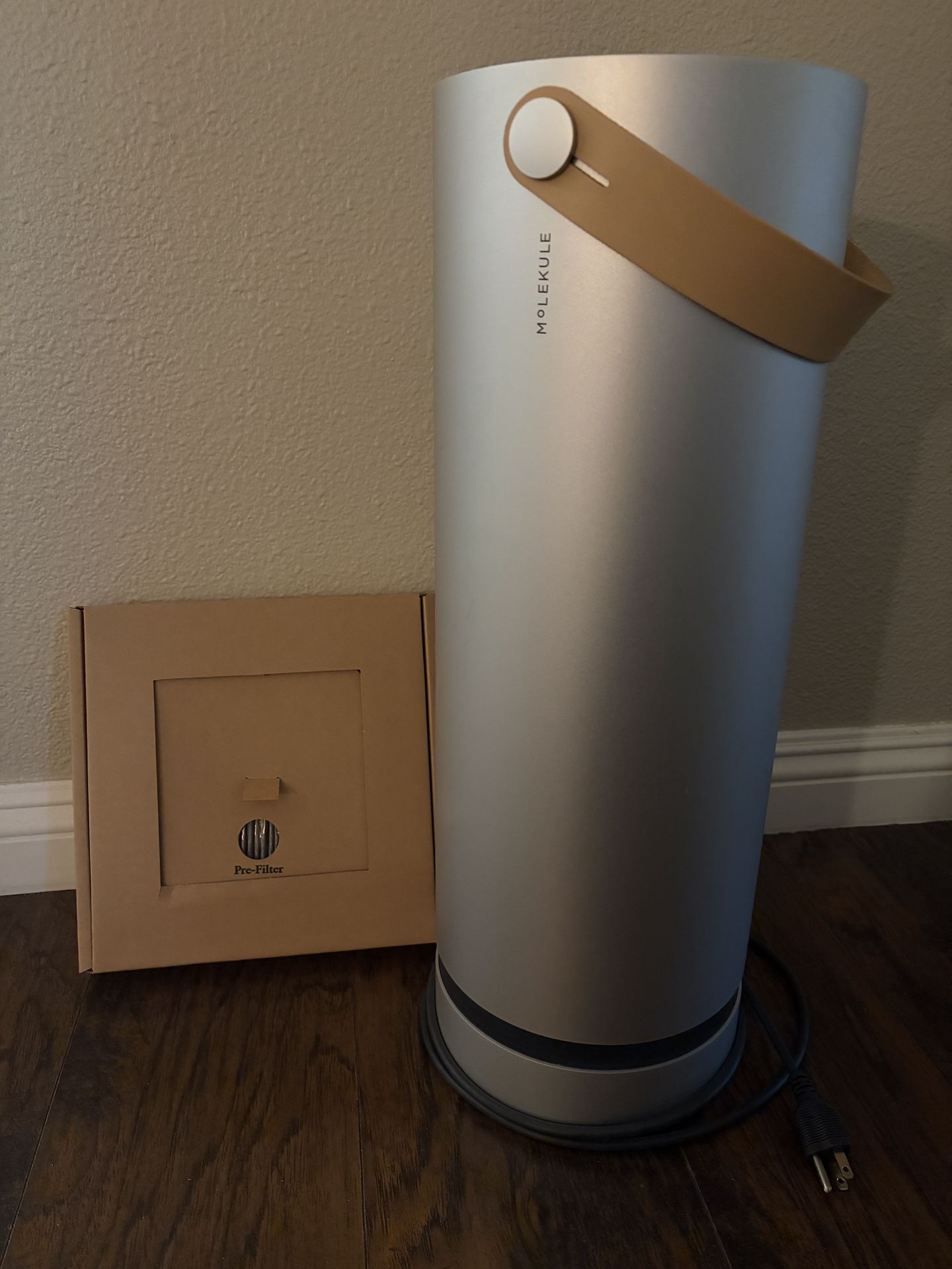Molekule Air Purifier With Unused Filter