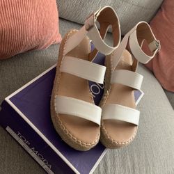 Sandals White 7.5