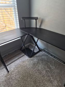 Computer desk