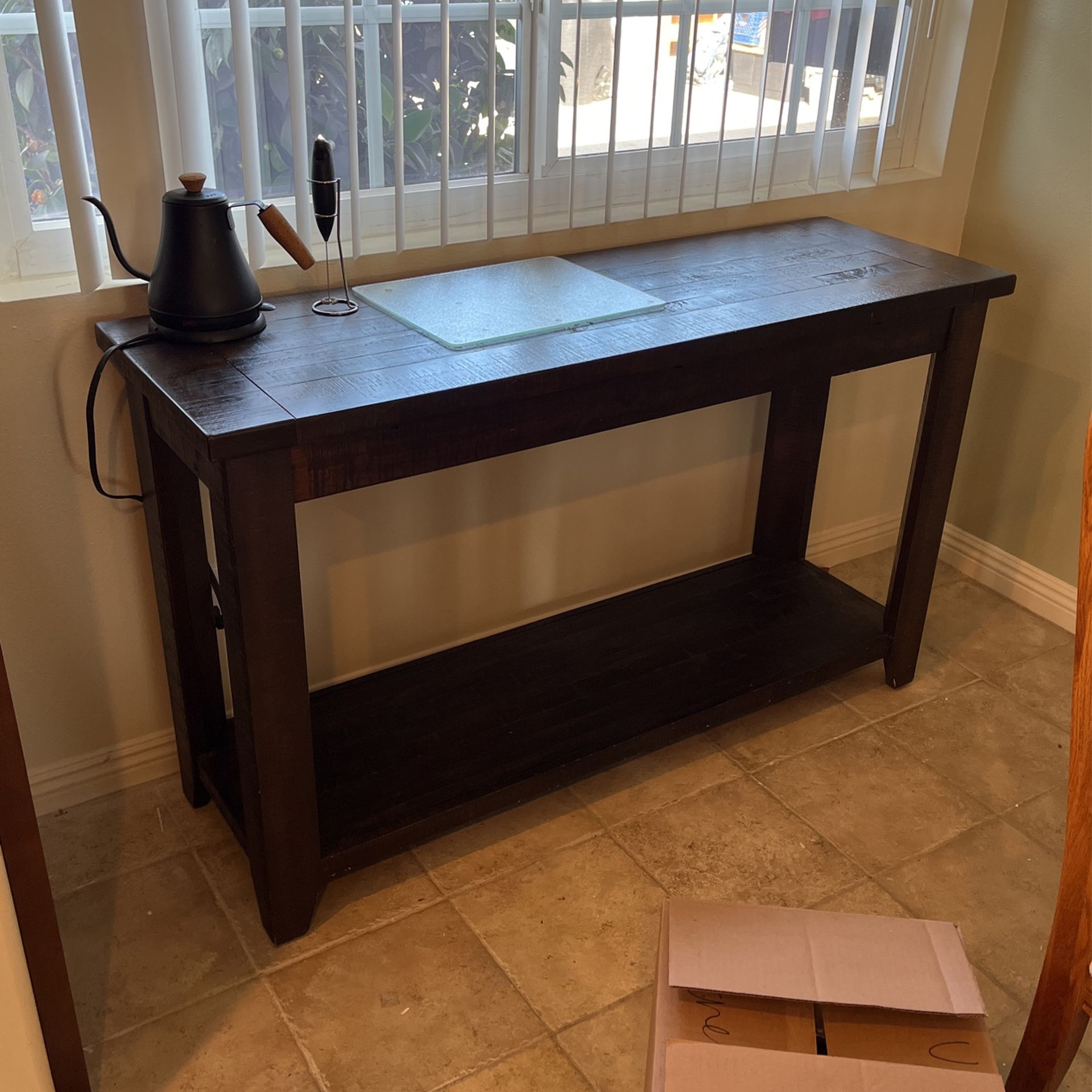 Banquette Table