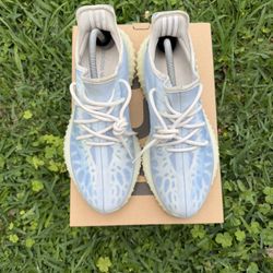 Yeezy 350 ‘Mono Ice’