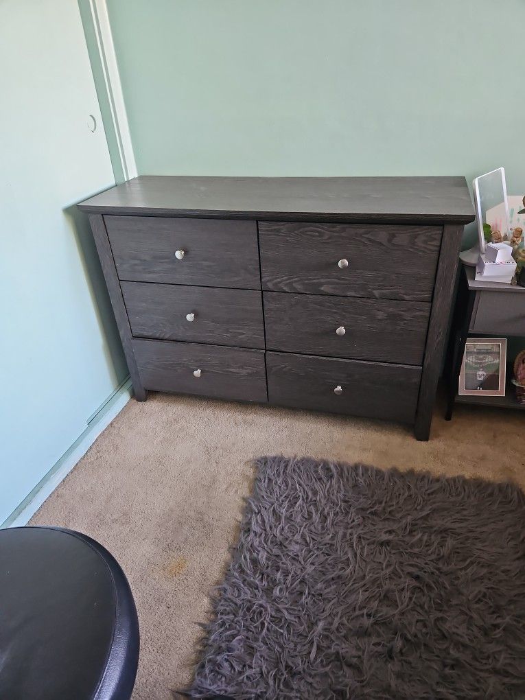 6 Drawer Dresser, Dark Gray