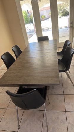 Modern dining table + 6 chairs