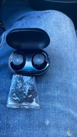 Bose quite comfort ( in ear buds)