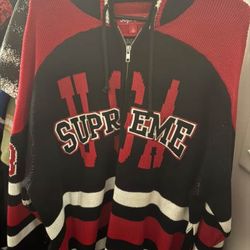 Supreme Hoodie 