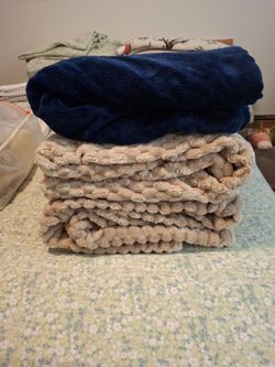 SET OF 3 LARGE PLUSH THROWS