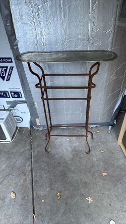 Entryway Stand/table